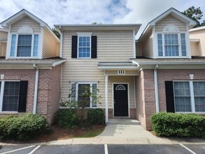 Building Photo - 111 Maddux Ln