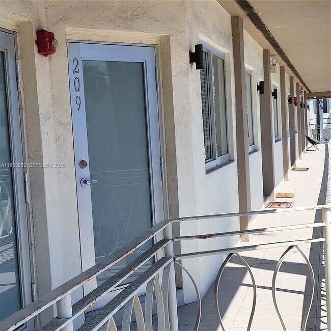 Building Photo - 1601 Meridian Ave