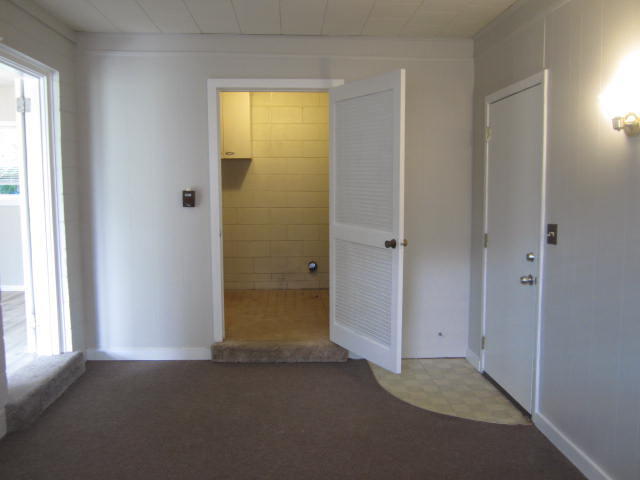 Building Photo - 712 Newport Dr