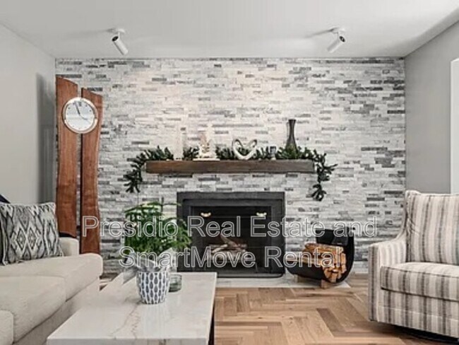 Building Photo - 10927 S Lostwood Dr