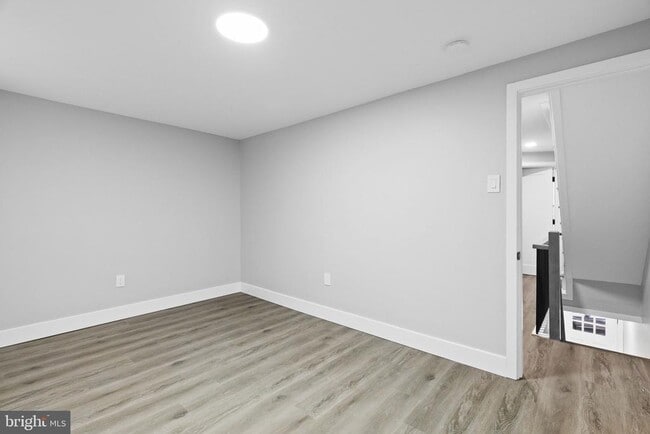 Building Photo - 449 Delmar St