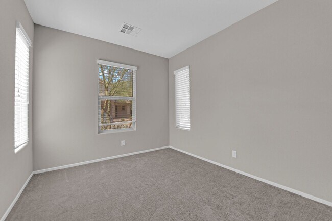 Building Photo - Beautiful House near Durango Curve