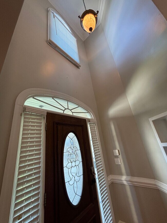 Building Photo - 522 Saint Helene Ct