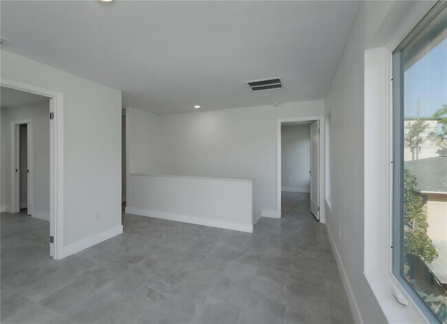 Building Photo - 310 Hibiscus St