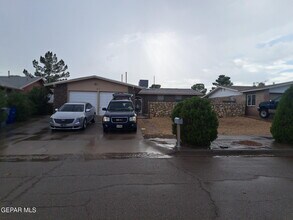Building Photo - 3319 Menard Ln