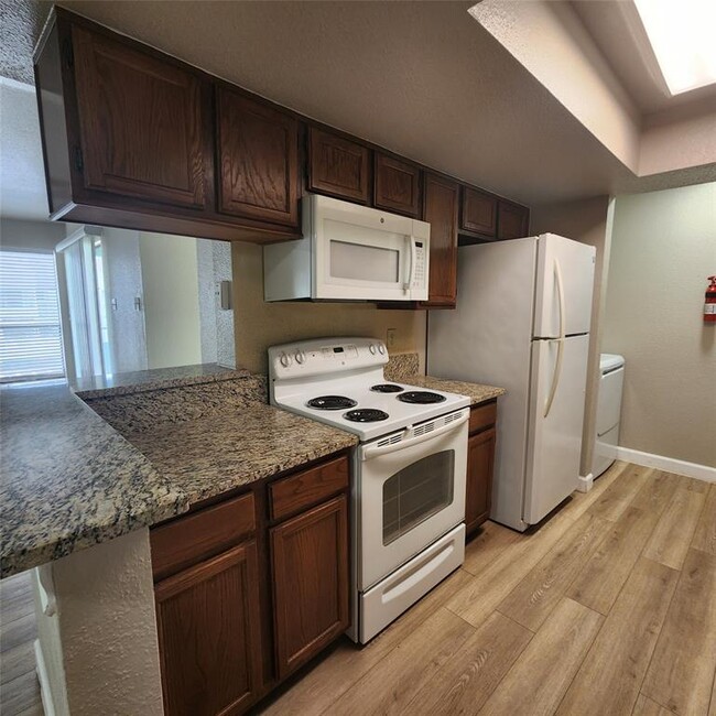 Building Photo - 14777 Wunderlich Dr