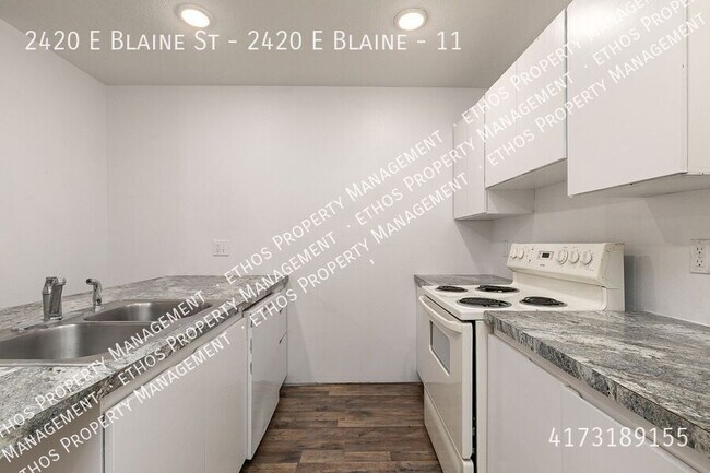 Building Photo - 2420 E Blaine St