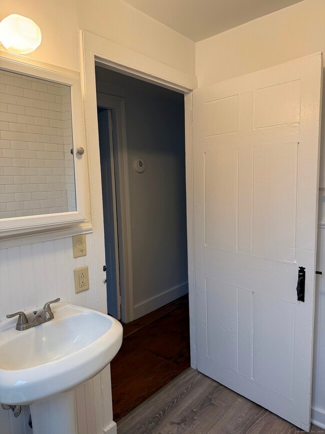 Building Photo - 259 Old Whitfield St