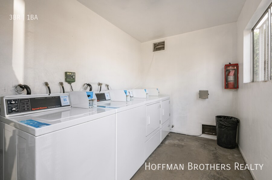 Building Photo - 6043 Eleanor Ave