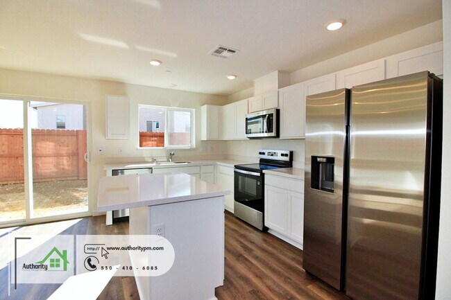 Building Photo - 845 Congaree Ln