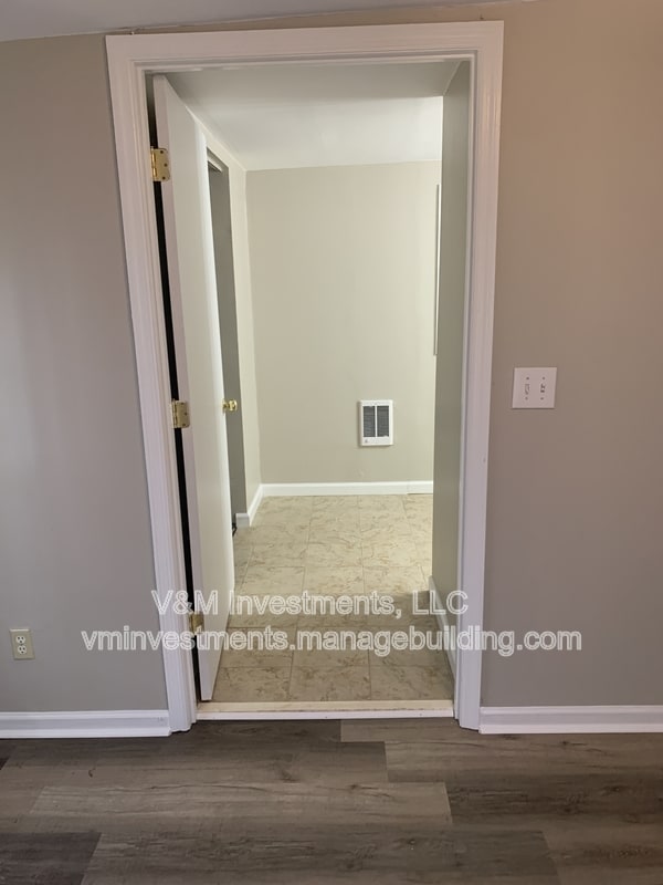 Building Photo - 3837 Wem Dr