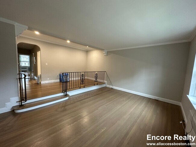 Primary Photo - 24 Park St