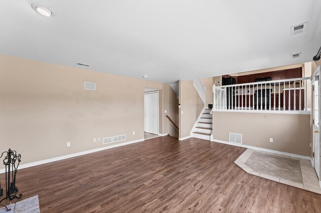 Building Photo - Beautiful 4 Bedroom Broadmoor Glen home - (D12 Schools)