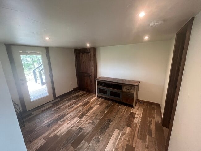 Building Photo - 776 Aspen Ln