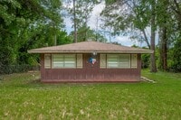 Building Photo - 201 Ivanhoe Dr E