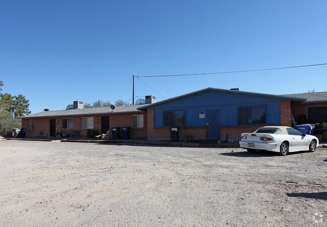 Primary Photo - 104-112 E Alturas