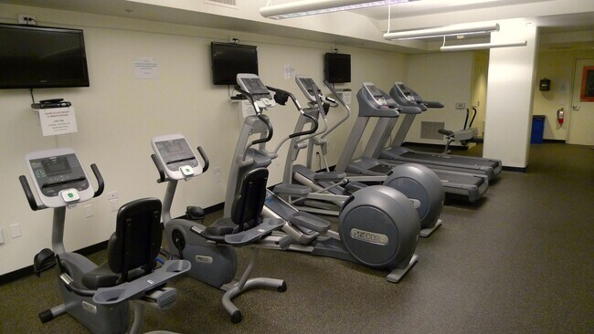 Building Photo - 451 Kansas St