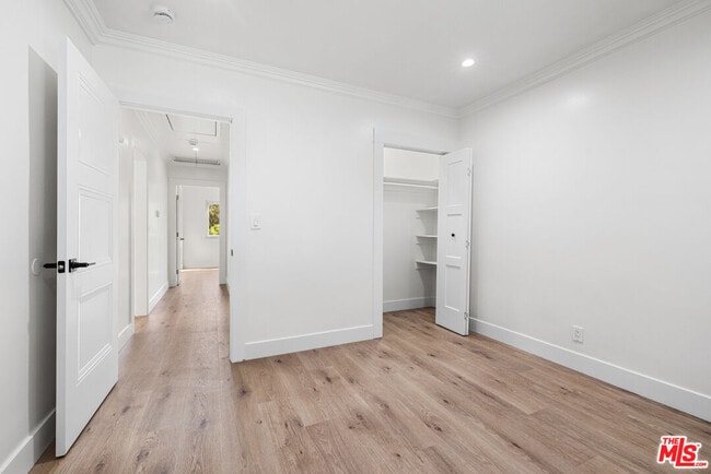 Building Photo - 238 Thorne St