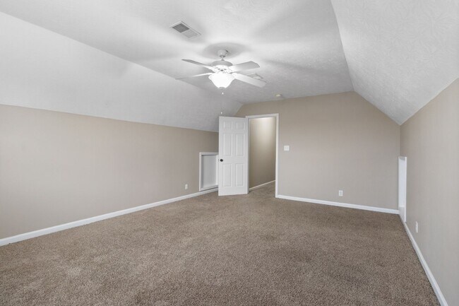 Building Photo - 1566 Autumn Dr
