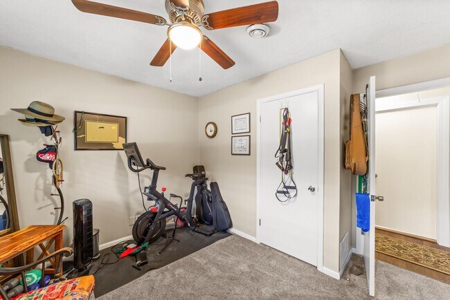 Building Photo - Fantastic 4-Bedroom with Updated Kitchen &...