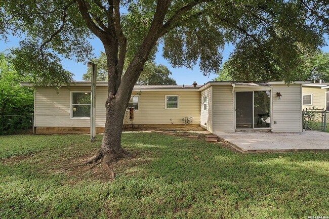 Building Photo - 623 Weizmann St