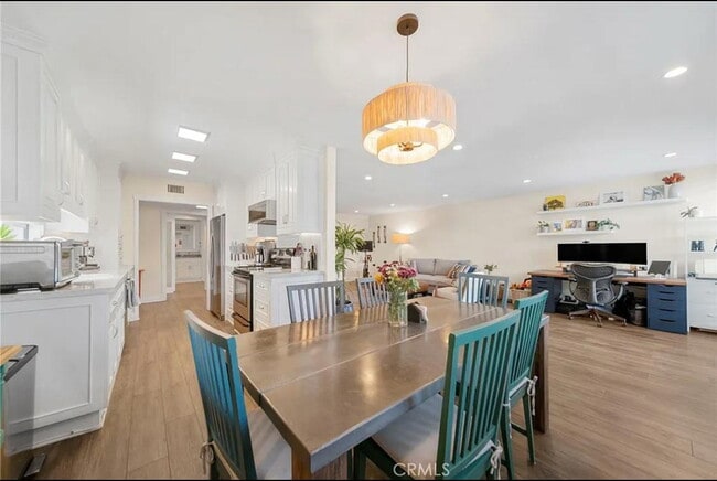 Building Photo - "Chic 1-Bed Encino Apartment with Modern A...