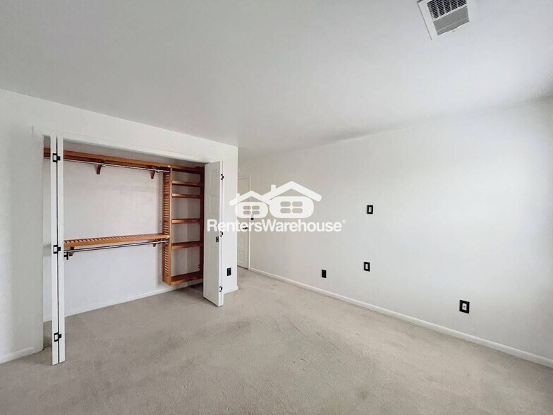 Building Photo - 1843 Chantilly Ct