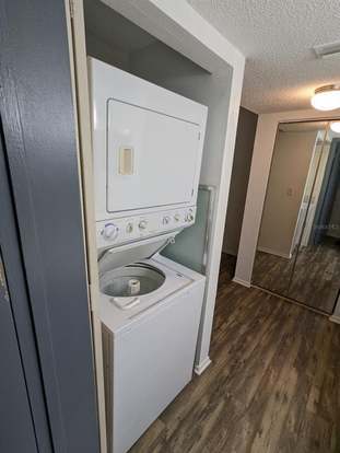 Building Photo - 571 Midway Track