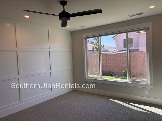 Building Photo - Beautiful 4 bed | 3 Bath | 3 Car Garage of...