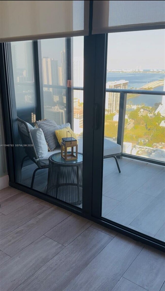 Building Photo - 121 NE 34th St