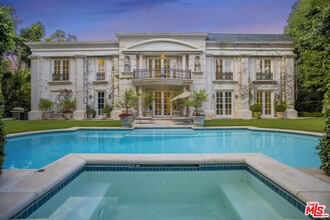 Building Photo - 9742 Wendover Dr