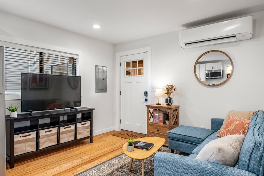 Building Photo - 12729 Evanston Ave N