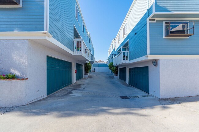 Building Photo - Lucia Avenue