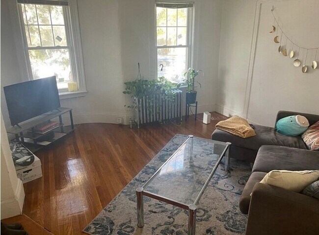 Building Photo - 37 Haskell St