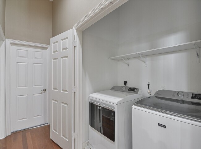 Building Photo - 3960 Farm to Market 1960 Rd E