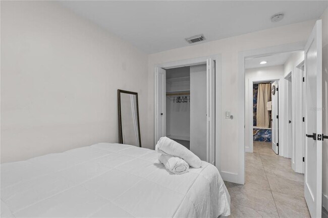 Building Photo - 6822 S Wall St