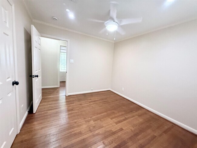 Building Photo - 5545 Pagewood Ln