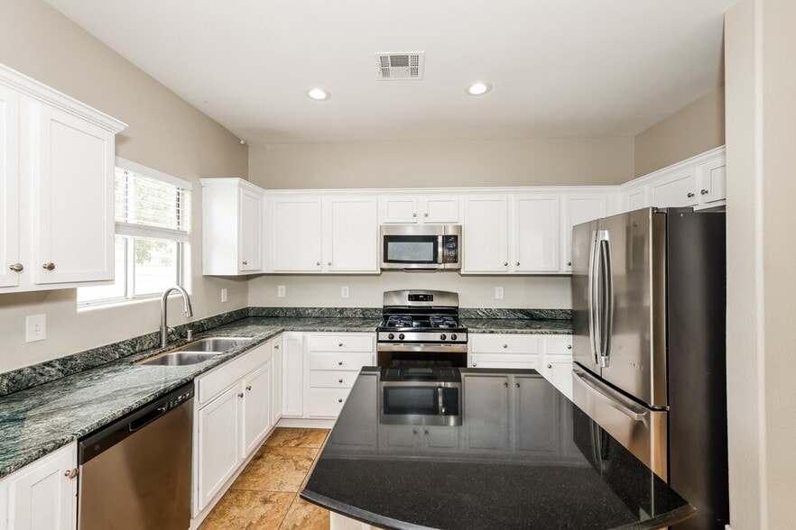 Building Photo - 869 Shining Rose Pl