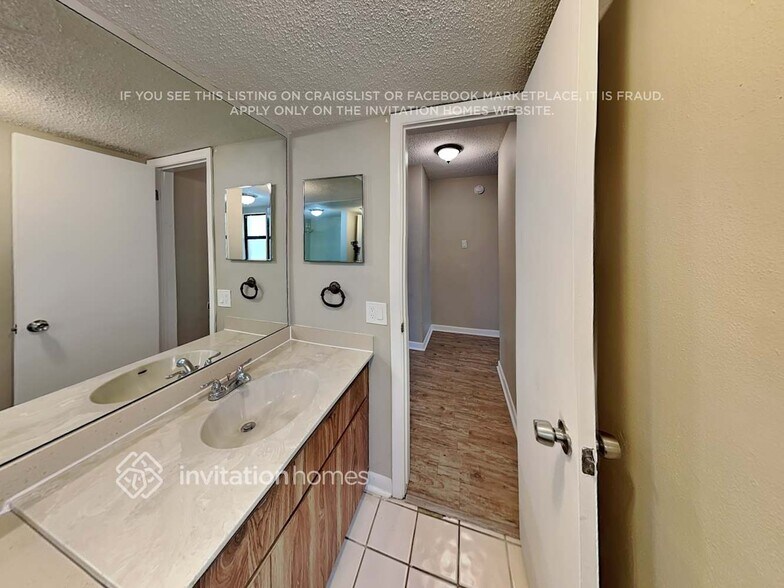 Building Photo - 209 Nestlebranch Dr