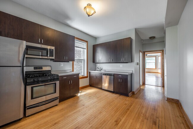 Building Photo - 3110 W Fullerton Ave