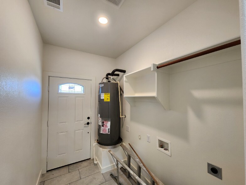 Building Photo - 5935 Grayson St