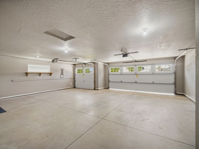 Building Photo - Spacious Unfurnished Home in Liberty Lake | Modern Living in a Prime Location