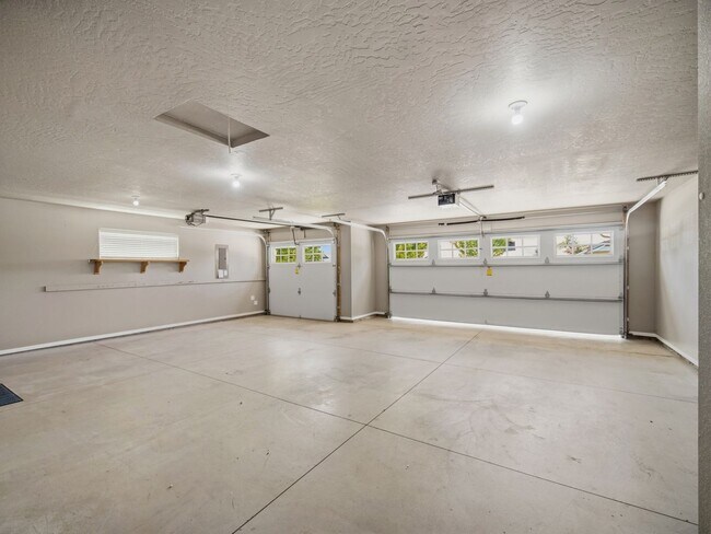 Building Photo - Spacious Unfurnished Home in Liberty Lake | Modern Living in a Prime Location/55+ housing community