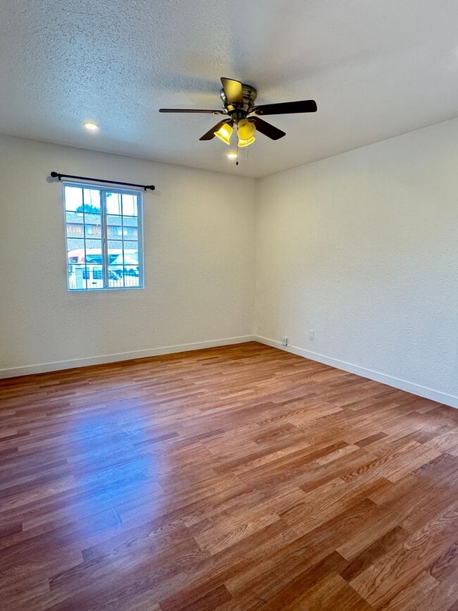Building Photo - Charming 2 bedroom, 1 bathroom house