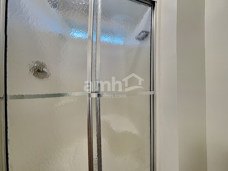 Building Photo - 128 Nandina Wy