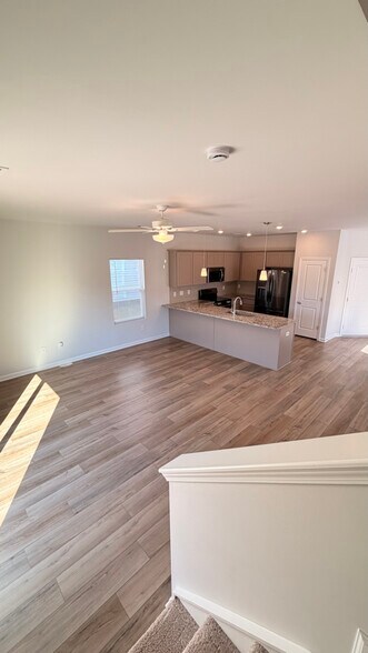 Building Photo - 1428 Donhill Dr