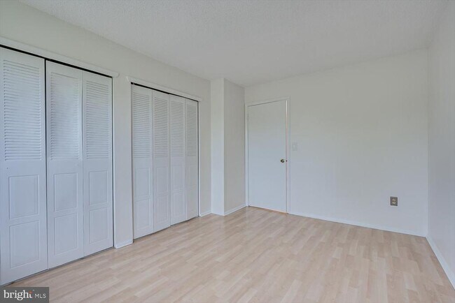 Building Photo - 64 Taylor Dr