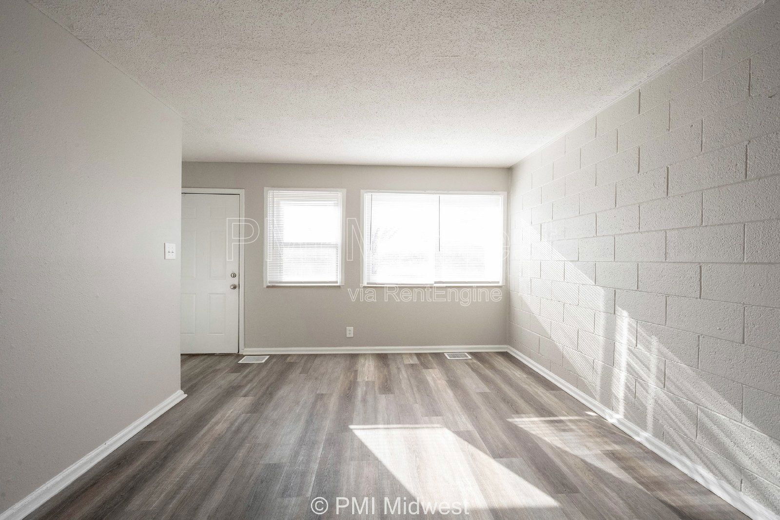 Building Photo - 6050 E 16th St