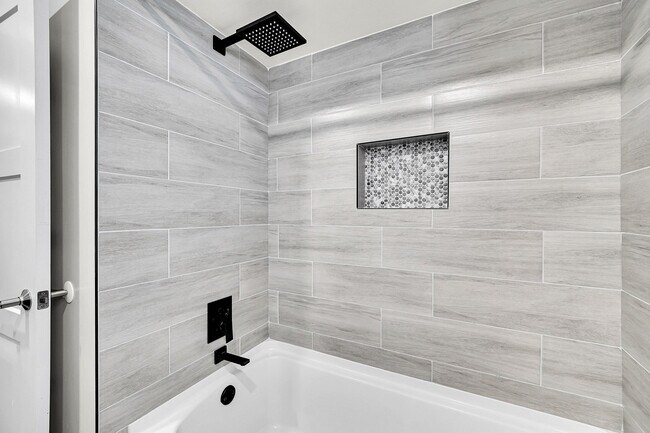 Building Photo - 10108 SW 53rd Ct