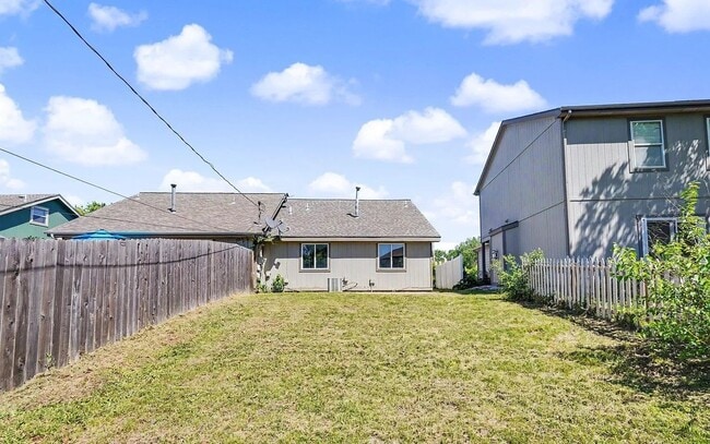 Building Photo - 2527 Morningside Dr